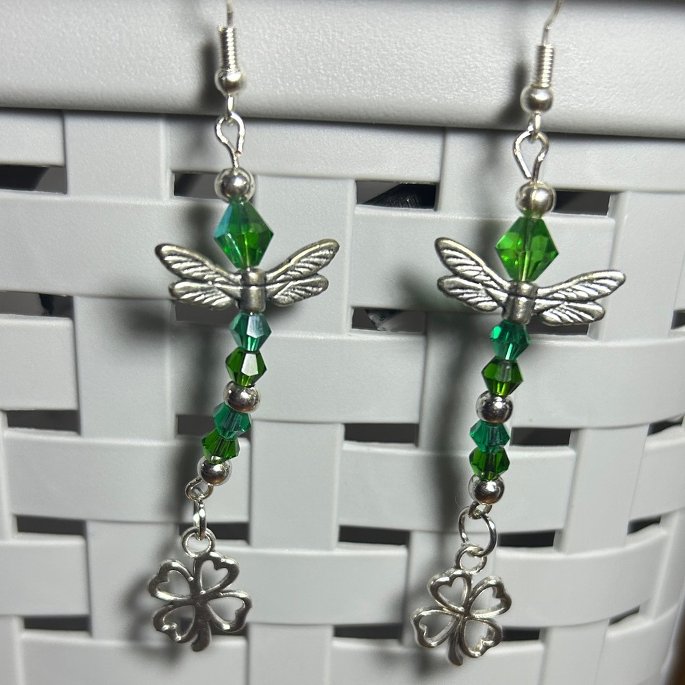 3/$25 Green Dragonfly Earrings - Picture 4 of 4